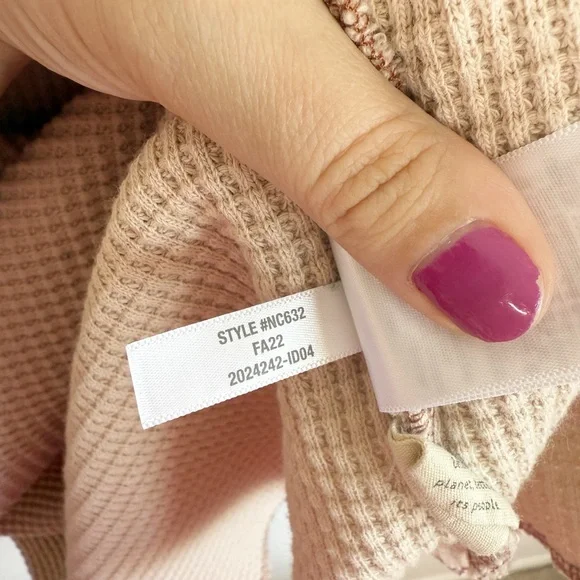 MADEWELL Waffle Split-Neck Crop Tee in Antique Cream Size XXL - Picture 6 of 8